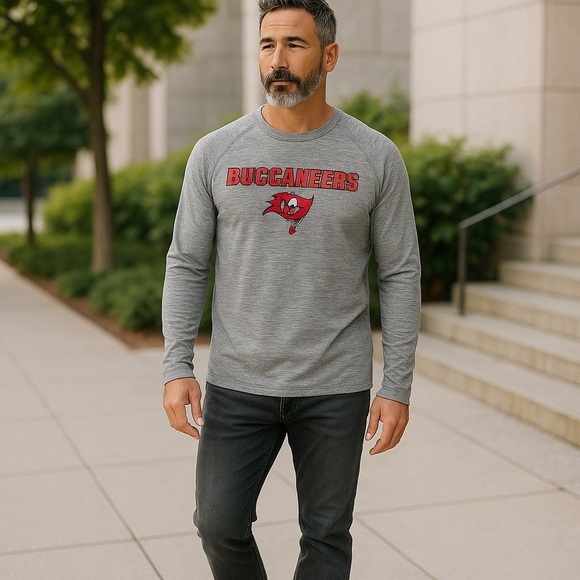 Team Apparel Tampa Bay Buccaneers Pullover LS Shirt - Picture 3 of 5